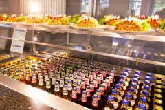 Salate und Getränke / salads and drinks  © Luise Wagener