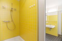 Gemeinschaftsbad / Shared bathroom   ©  Luise Wagener 