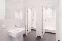 Gemeinschaftsbadezimmer / shared bathroom  © Luise Wagener 2014
